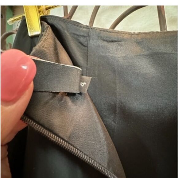 Classic elegant full length skirt. Laundry by Shelli Segal. Vintage Classic! - Picture 5 of 7